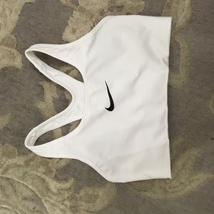 NWOT Nike sports bra